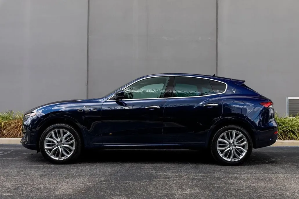 2022 Maserati Levante Base GT photo 1