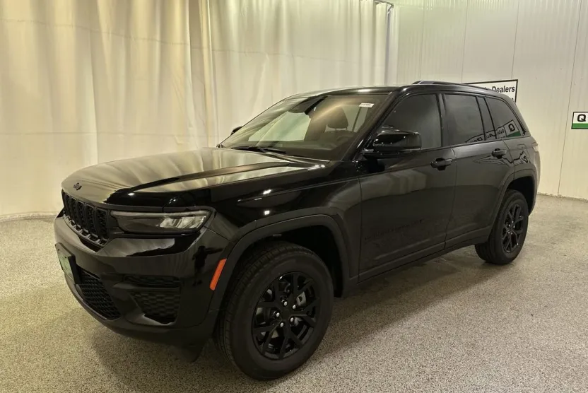 2025 Jeep Grand Cherokee Altitude X photo 1