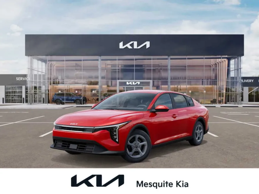 2025 Kia K4 LXS photo 1