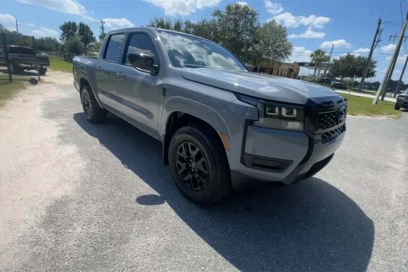 2026 Nissan Frontier SV photo 1