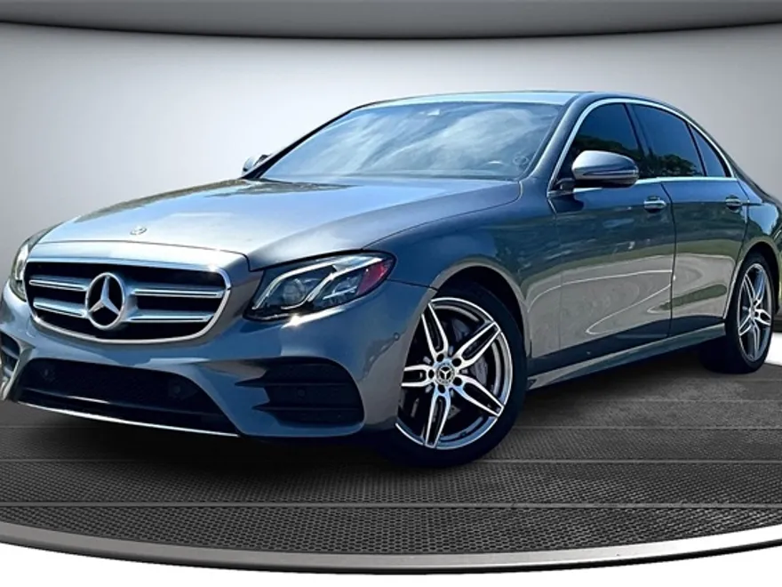 2018 Mercedes Benz E 400 4MATIC photo 1