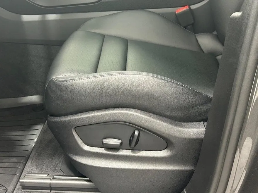 2024 Porsche Cayenne Base photo 27