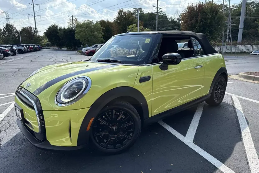2023 Mini Cooper Signature photo 1