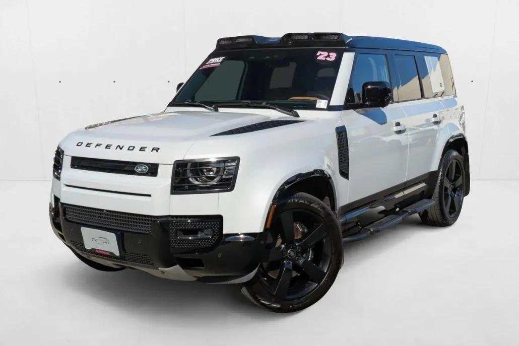 2023 Land Rover Defender 110 V8 photo 1