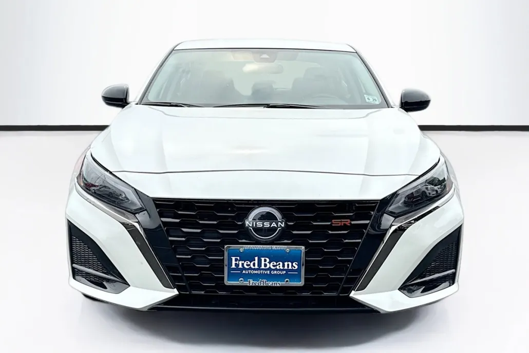 2024 Nissan Altima 2.5 SR photo 1