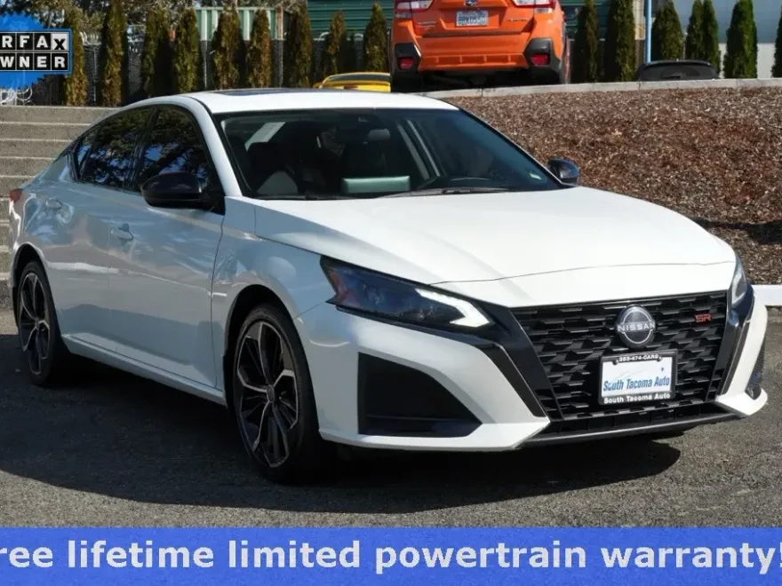 2023 Nissan Altima 2.5 SR photo 1