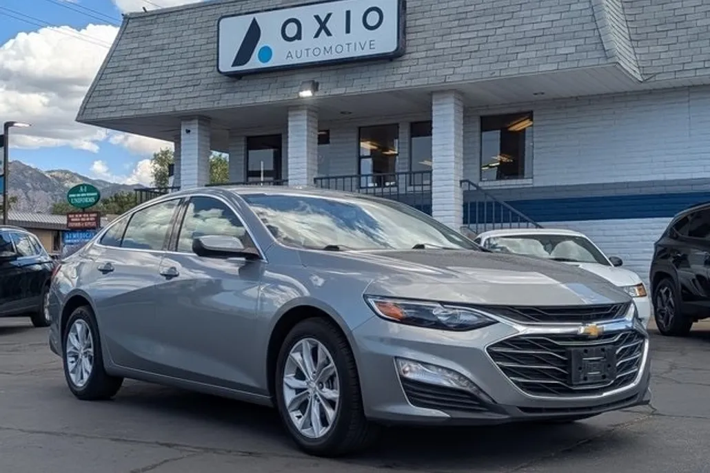 2023 Chevrolet Malibu 1LT photo 1