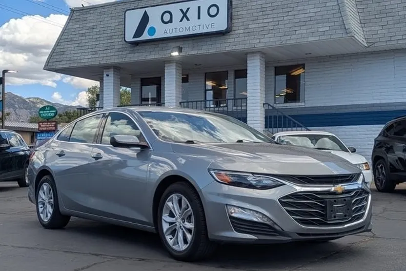 2023 Chevrolet Malibu 1LT photo 1