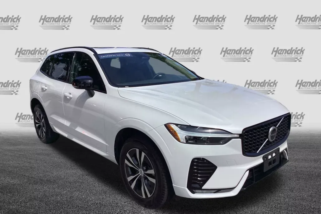 2025 Volvo XC60 Core photo 1