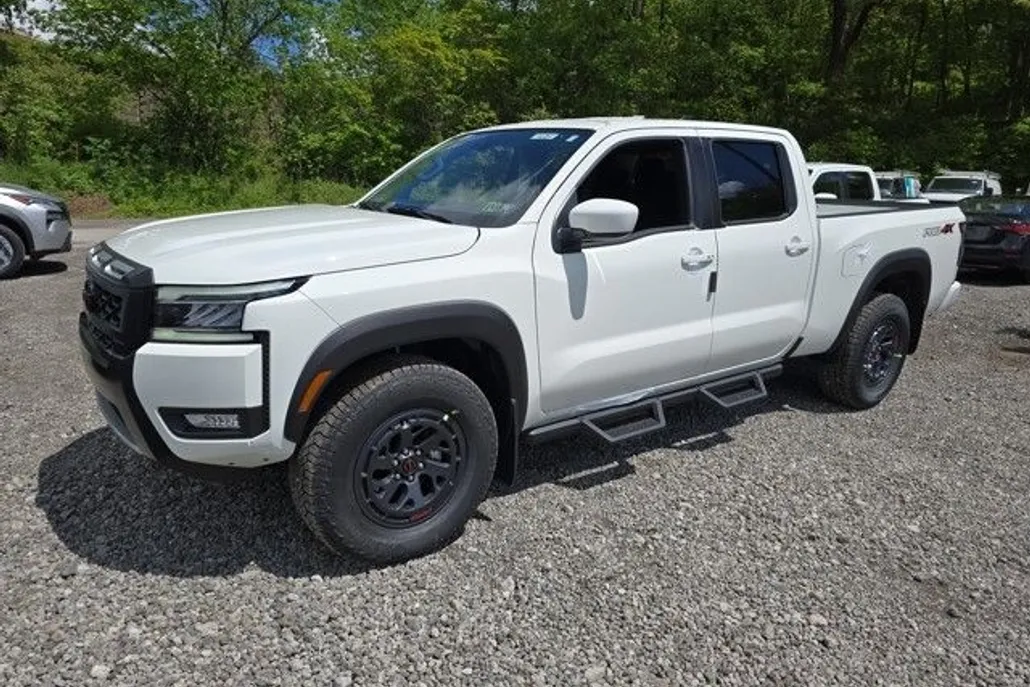 2025 Nissan Frontier PRO-4X photo 1