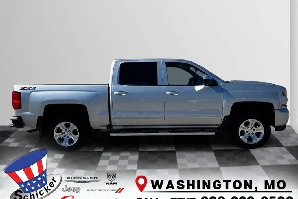 2018 Chevrolet Silverado 1500 LT photo 1