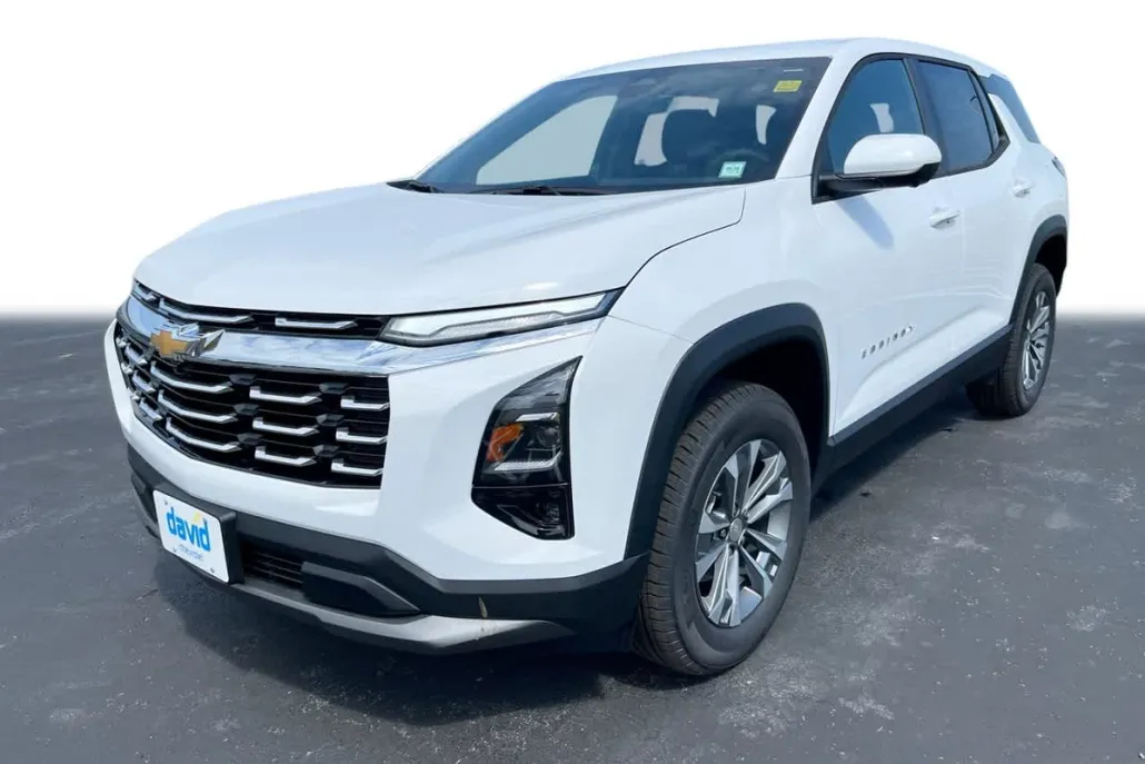 2026 Chevrolet Equinox LT photo 1