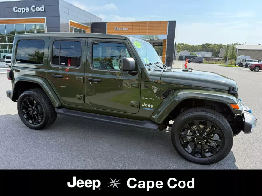 2022 Jeep Wrangler 4xe Unlimited Sahara photo 1