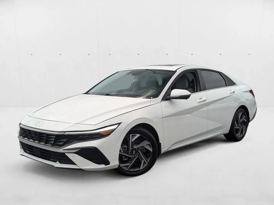 2024 Hyundai Elantra Limited photo 1