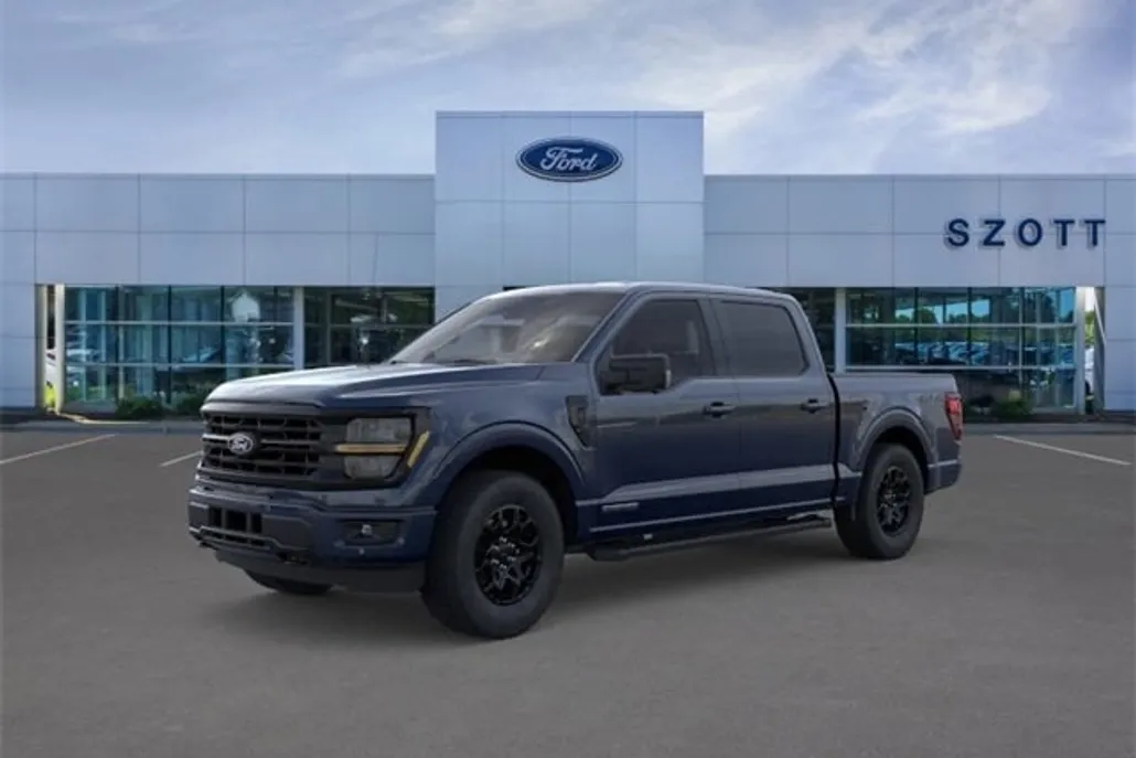 2025 Ford F-150 XLT photo 1