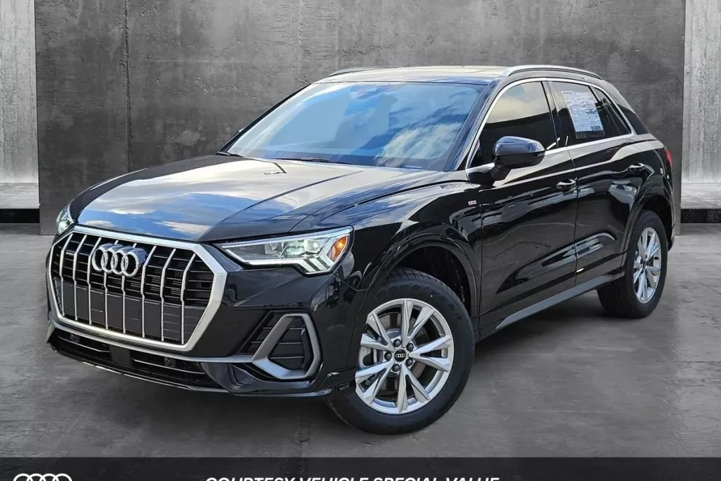 2025 Audi Q3 45 TFSI S line Premium photo 1