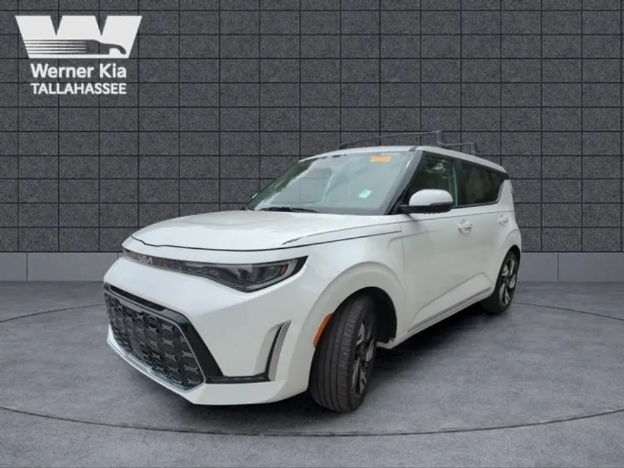 2023 Kia Soul GT-Line photo 1