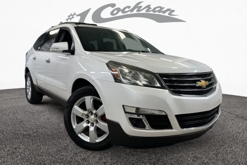 2017 Chevrolet Traverse 1LT photo 1