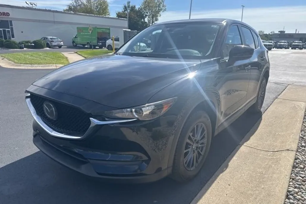 2019 Mazda CX-5 Touring photo 1