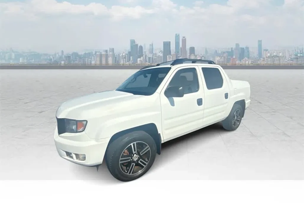 2013 Honda Ridgeline Sport photo 1