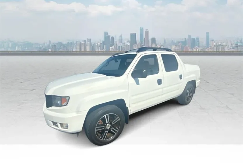 2013 Honda Ridgeline Sport photo 1