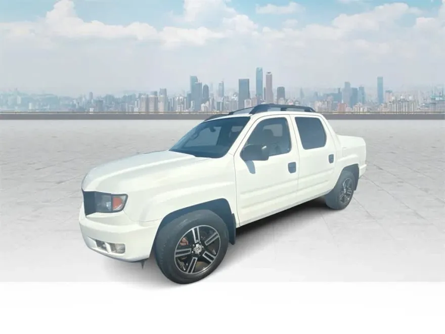 2013 Honda Ridgeline Sport photo 1