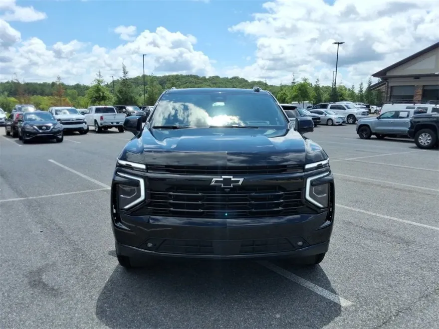 2025 Chevrolet Suburban RST photo 1