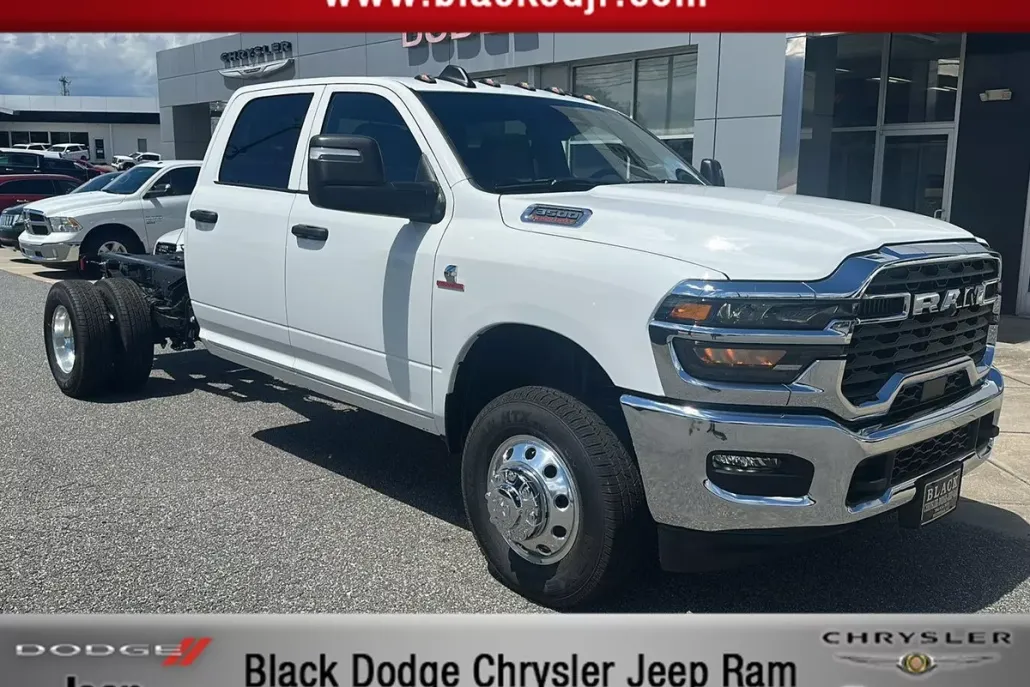 2025 Ram 3500 Tradesman photo 1