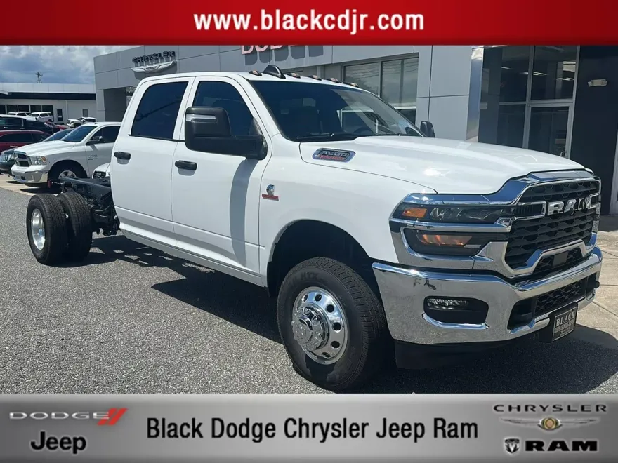 2025 Ram 3500 Tradesman photo 1