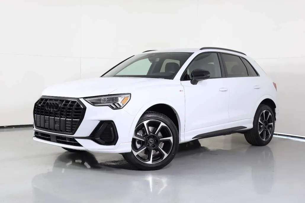 2025 Audi Q3 S line Plus 45 TFSI photo 1
