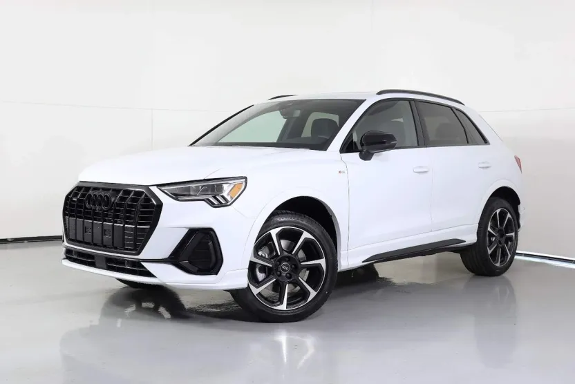 2025 Audi Q3 S line Plus 45 TFSI photo 1