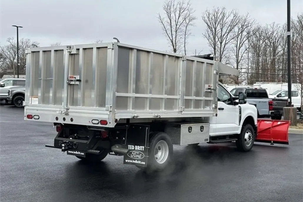 2024 Ford F-350 photo 1