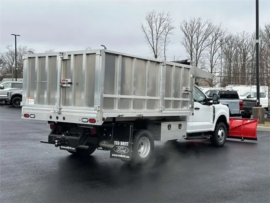 2024 Ford F-350 photo 1