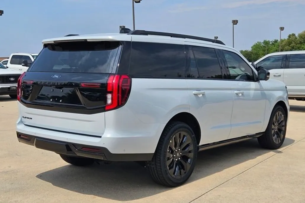 2025 Ford Expedition Platinum photo 1