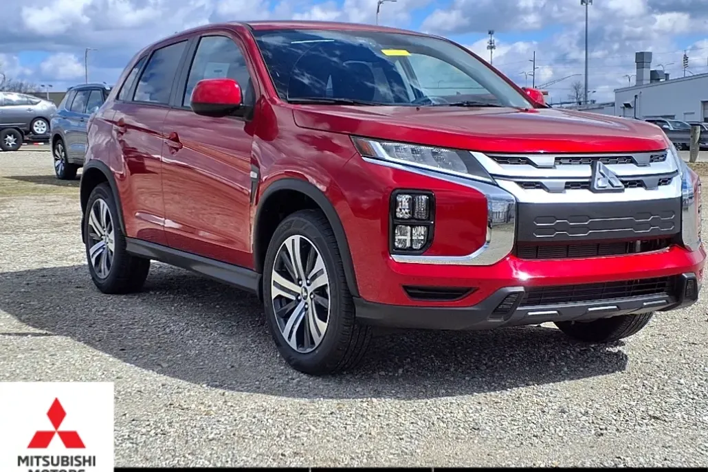 2025 Mitsubishi Outlander Sport ES photo 1