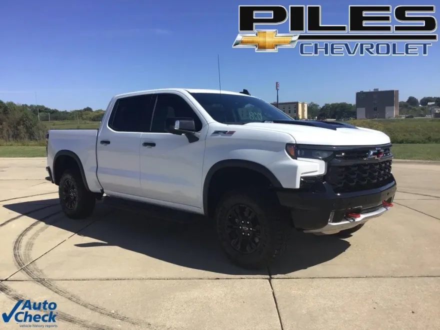 2025 Chevrolet Silverado 1500 ZR2 photo 1