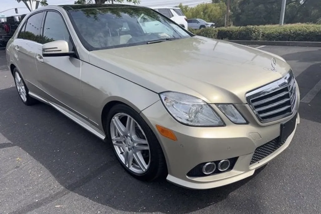 2010 Mercedes Benz E Sedan photo 1