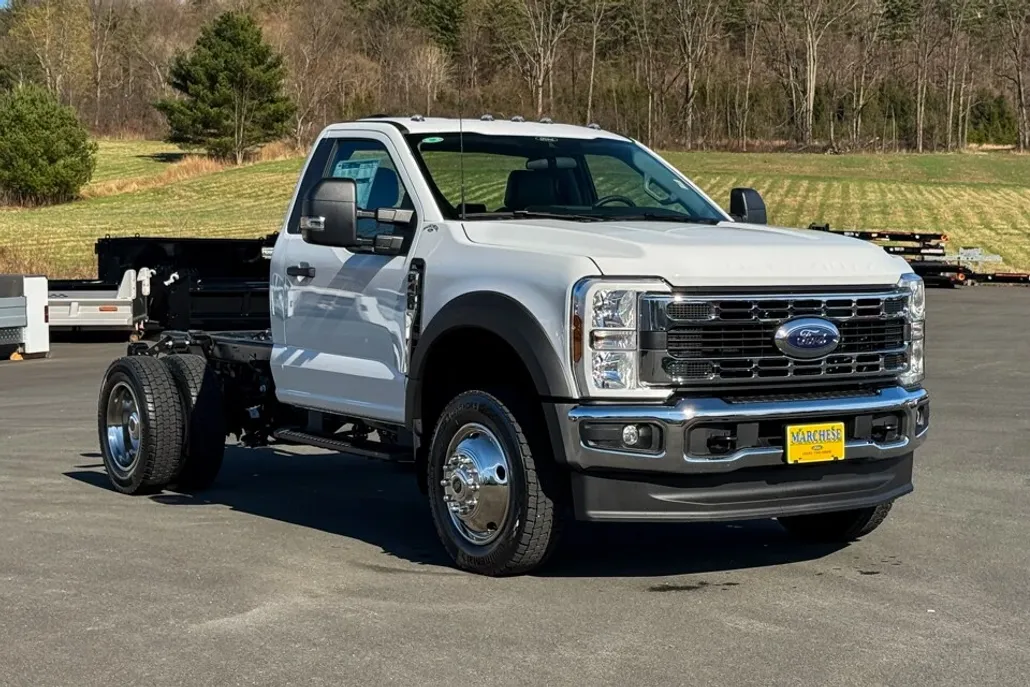 2025 Ford F-450 photo 1