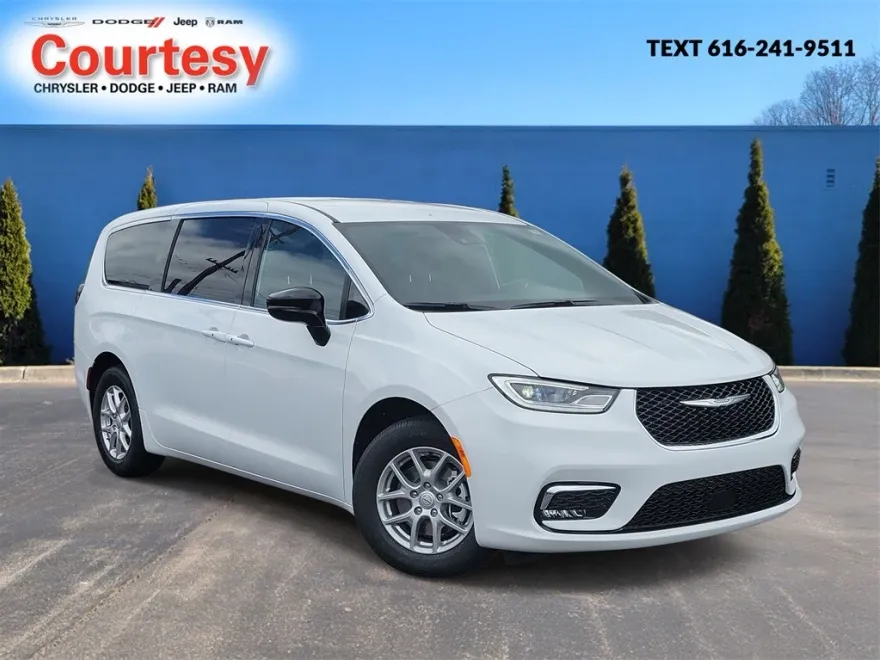 2026 Chrysler Pacifica photo 1