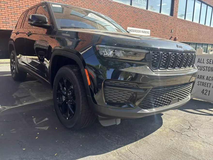 2025 Jeep Grand Cherokee Altitude X photo 1