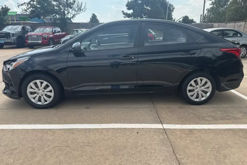 2019 Hyundai Accent SE photo 1