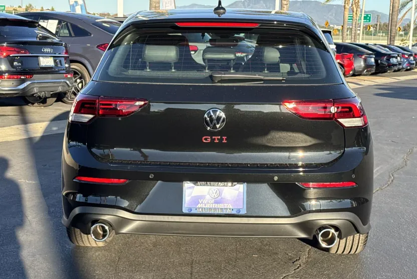 2025 Volkswagen Golf GTI SE photo 1