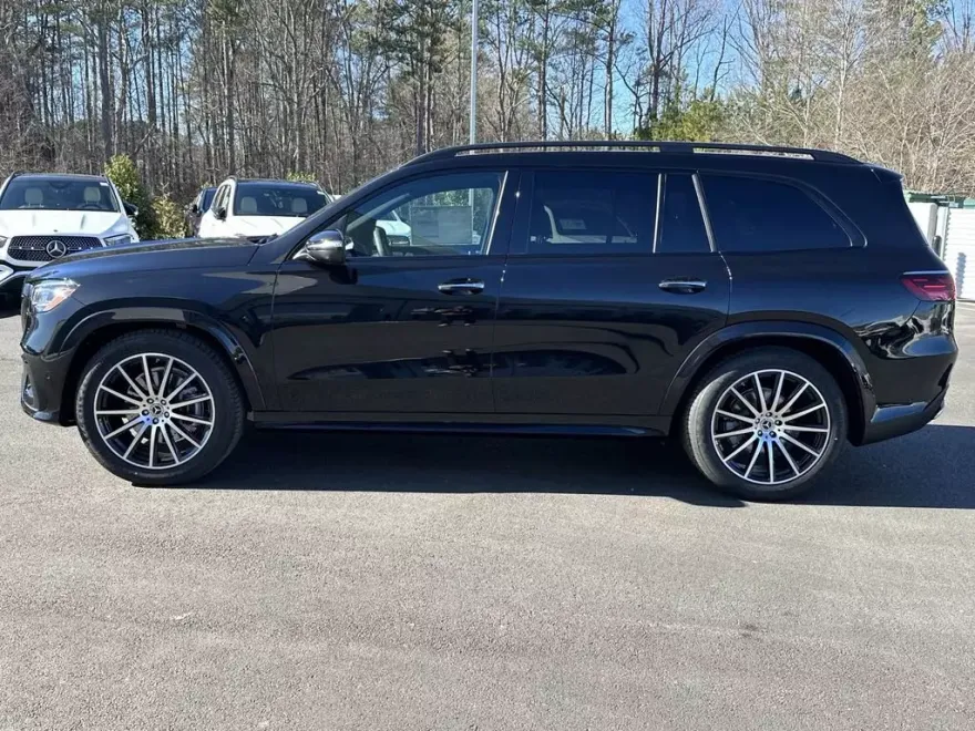 2025 Mercedes Benz GLS 450 4MATIC photo 1