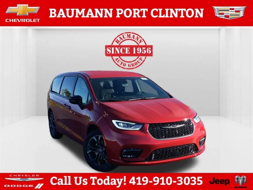 2026 Chrysler Pacifica photo 1