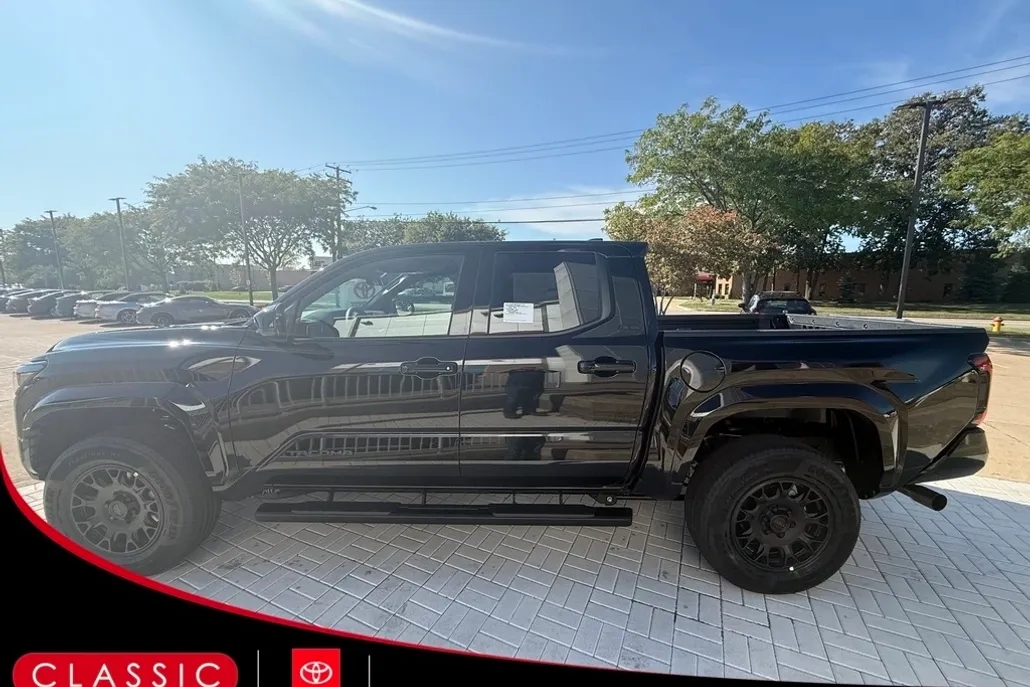 2025 Toyota Tacoma SR5 photo 1