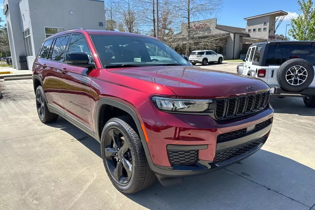 2025 Jeep Grand Cherokee Altitude X photo 1
