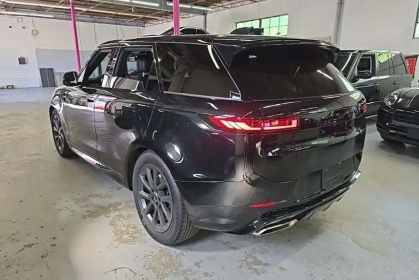 2024 Land Rover Range Rover Sport SE photo 1