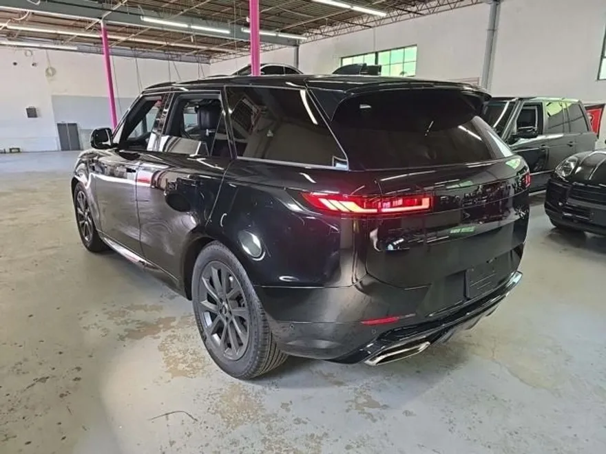 2024 Land Rover Range Rover Sport SE photo 1
