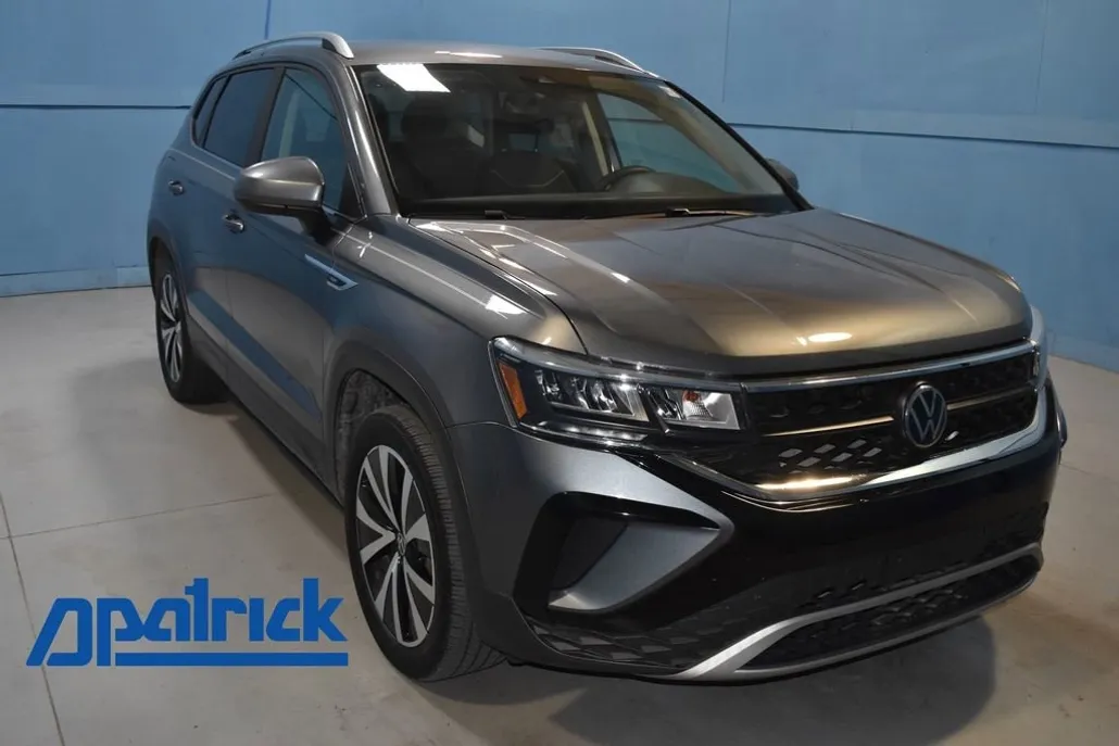 2023 Volkswagen Taos SE photo 1