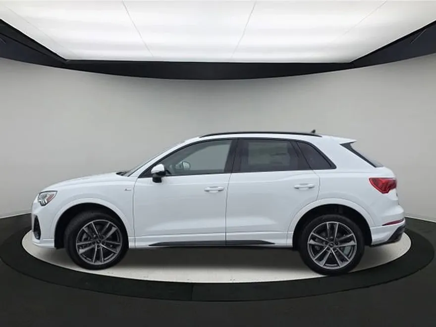 2025 Audi Q3 S line Premium photo 1